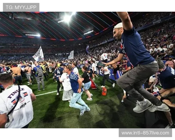 欧冠决赛门票一票难求,球迷热情高涨 欧冠决赛门票一票难求,球迷热情高涨