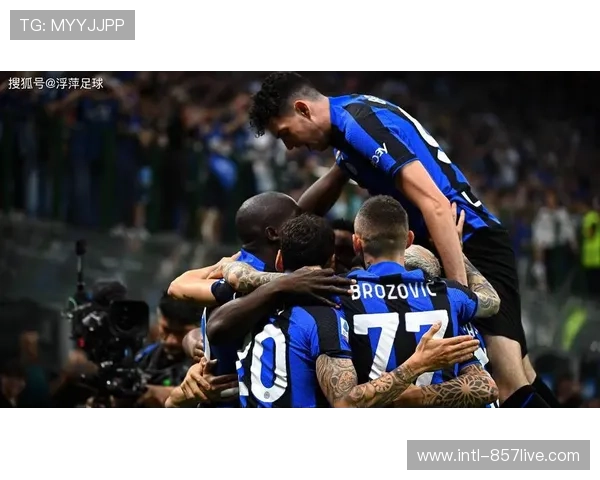 基层联动:欧冠冠军奖杯开启欧洲巡展,造访多个草根足球俱乐部 基层联动:欧冠冠军奖杯开启欧洲巡展,造访多个草根足球俱乐部